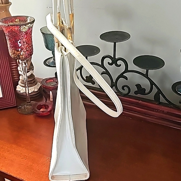 Battaglia Designer Leather Tote, White, Dual Handles, Strap, Hidden Snap Closure - Picture 2 of 7